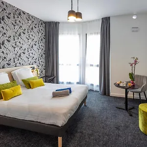 **** Apartahotel Nemea Arenas Aeroport Francia